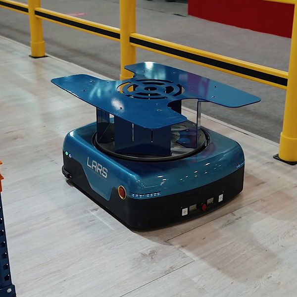 AGV robot ile AMR robot arasındaki teknoloji farkları.
